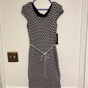 Sharagano Black and White Geometric Midi Dress‎